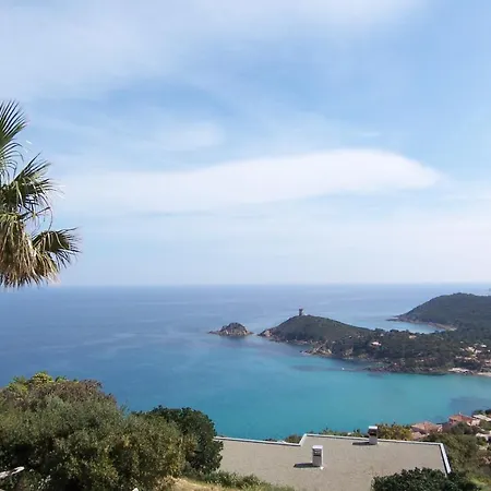 アパート Carole F2