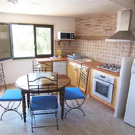 アパート Carole F2