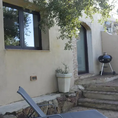 Carole F2 Apartment