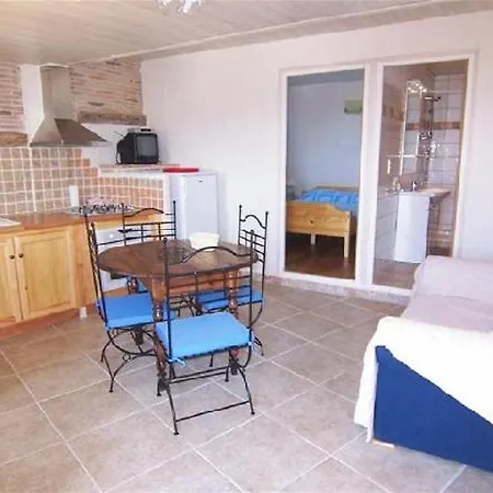 Апартаменты Carole F2 *